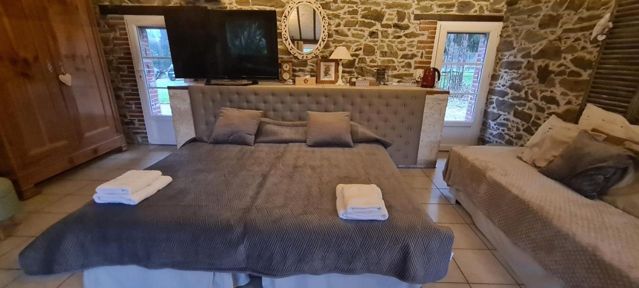 Bed and Breakfast L'Arbre D'Alais Saint-Fulgent Esterno foto