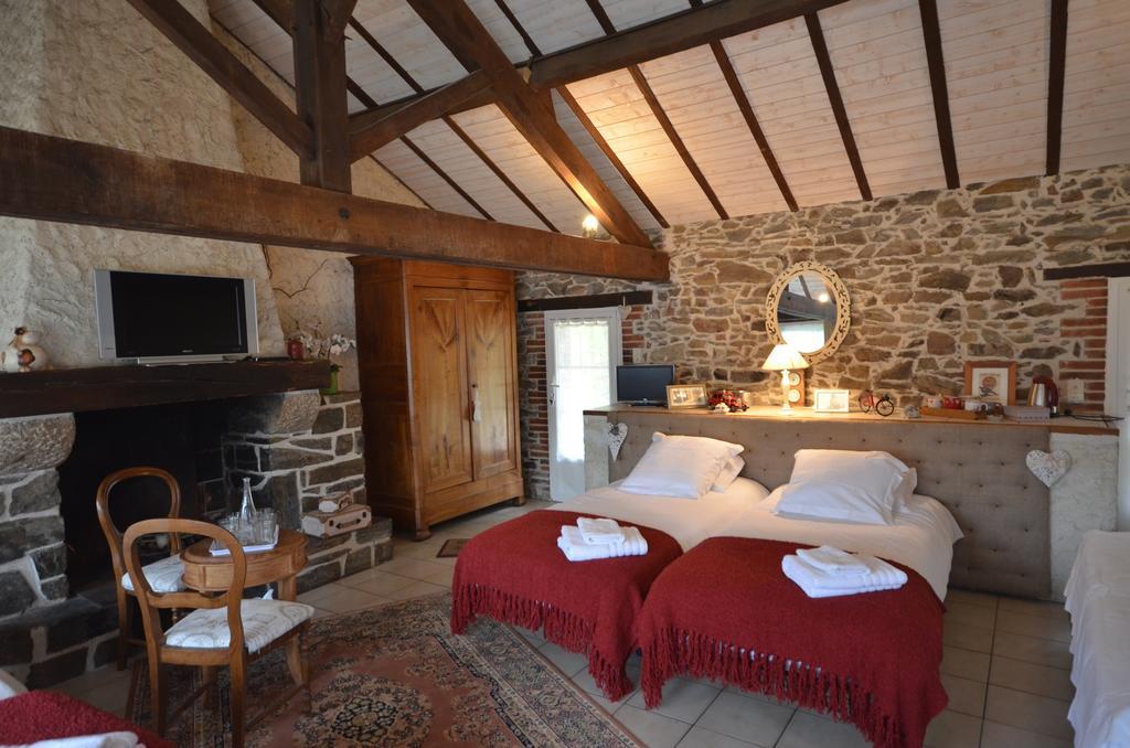 Bed and Breakfast L'Arbre D'Alais Saint-Fulgent Esterno foto